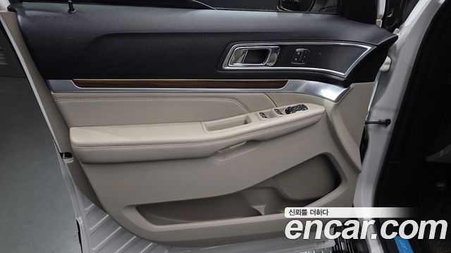 Ford Explorer 2019 — photo 14