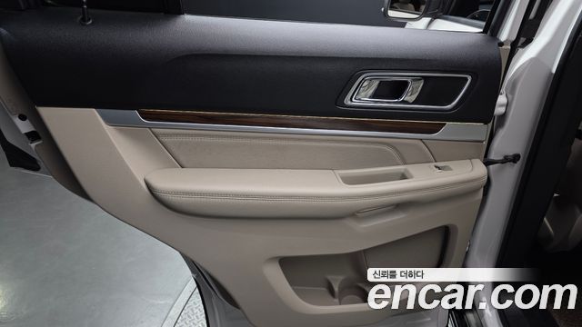 Ford Explorer 2019 — photo 15