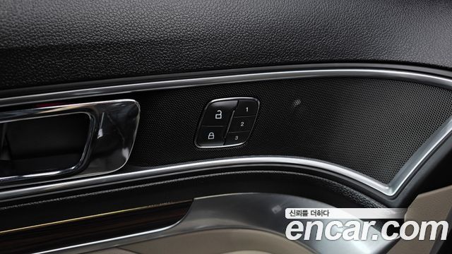 Ford Explorer 2019 — photo 33