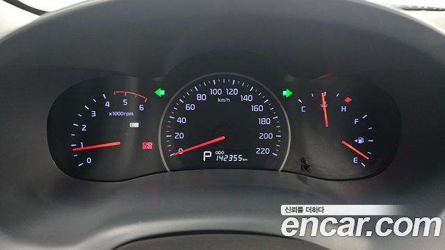 Kia Canival 2012 — photo 11