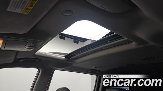 Kia Canival 2012 — photo 24