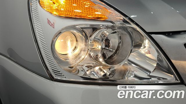 Kia Canival 2012 — photo 8