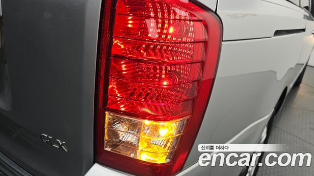 Kia Canival 2012 — photo 9
