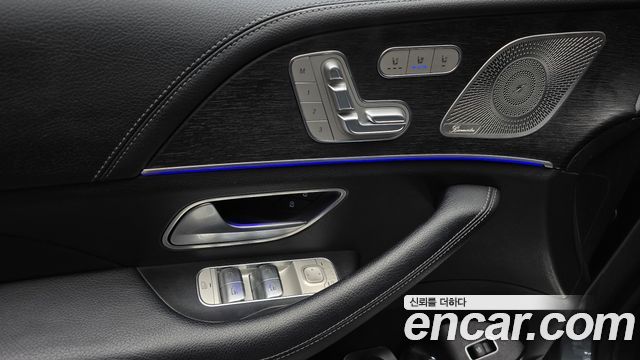 Mercedes-Benz GLS-Class 2021 — photo 29