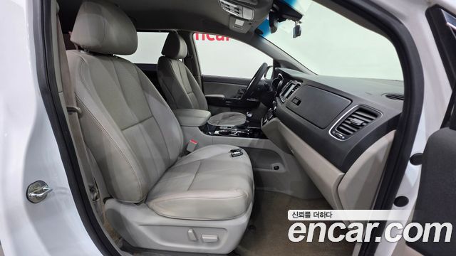 Kia Canival 2020 — photo 13
