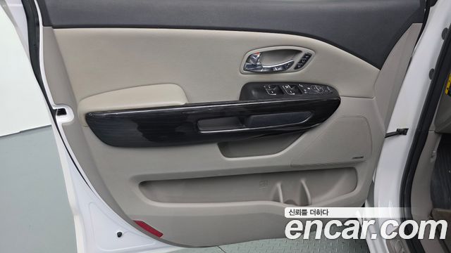 Kia Canival 2020 — photo 14