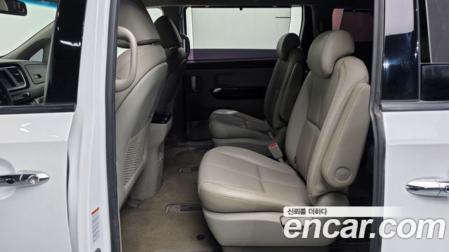 Kia Canival 2020 — photo 16