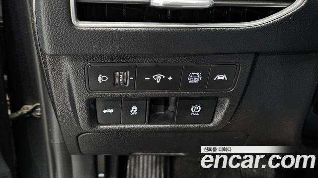 Hyundai Sonata 2023 — photo 31