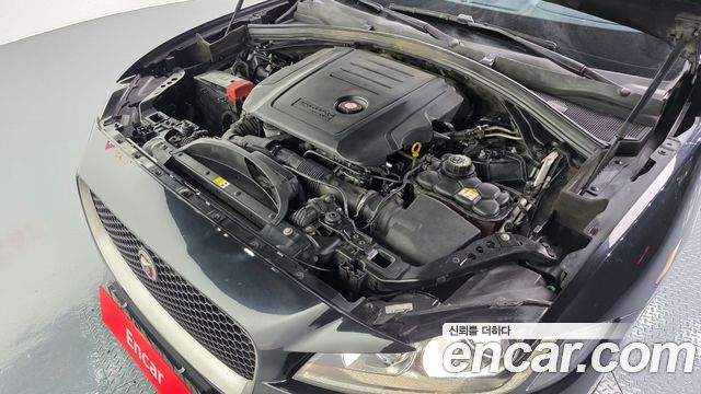 Jaguar F-PACE 2017 — photo 6