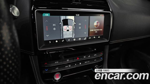 Jaguar F-PACE 2017 — photo 14