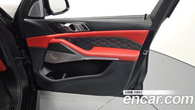 BMW X5M 2021 — photo 14