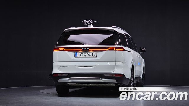 Kia Canival 2023 — photo 4