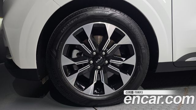 Kia Canival 2023 — photo 5