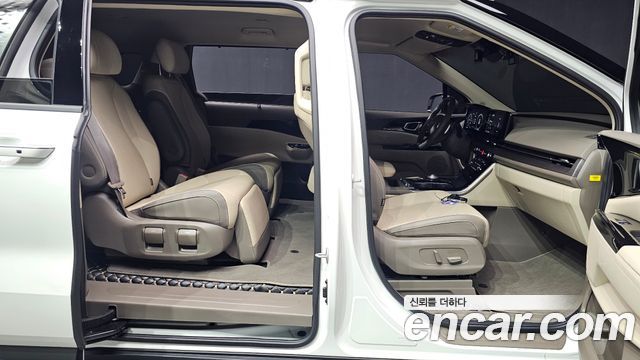Kia Canival 2023 — photo 18