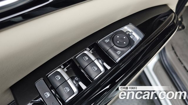 Kia Canival 2023 — photo 19