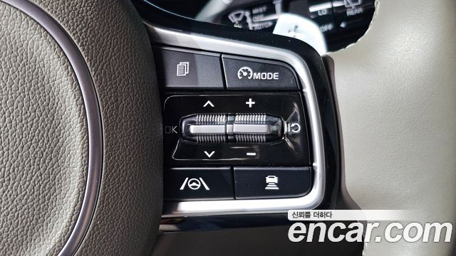 Kia Canival 2023 — photo 22