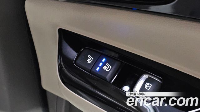Kia Canival 2023 — photo 33