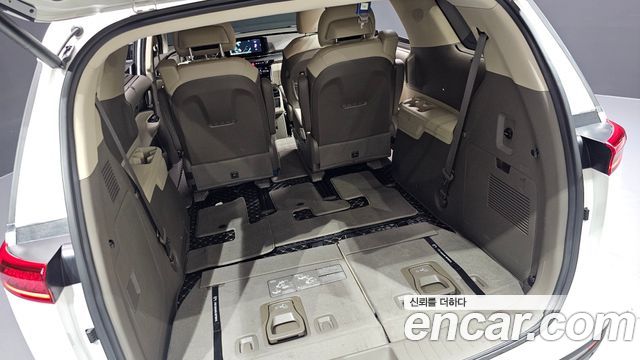 Kia Canival 2023 — photo 36