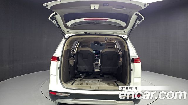 Kia Canival 2023 — photo 37