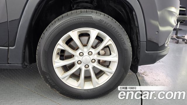 Jeep Cherokee 2019 — photo 5