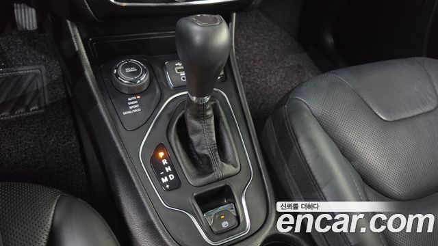 Jeep Cherokee 2019 — photo 12