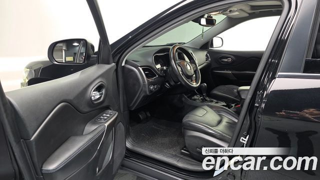 Jeep Cherokee 2019 — photo 13