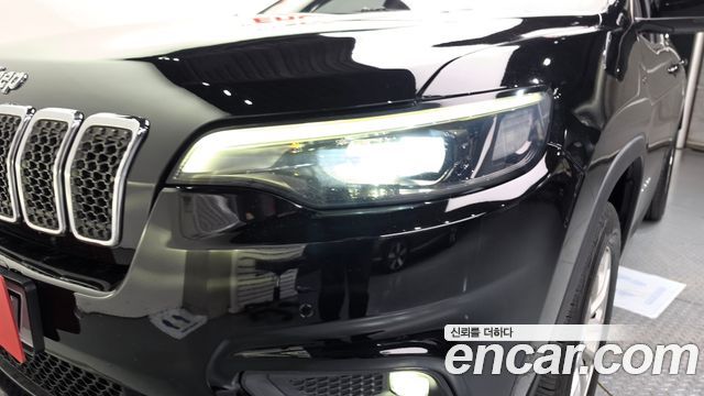 Jeep Cherokee 2019 — photo 8