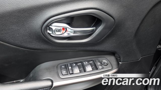 Jeep Cherokee 2019 — photo 27