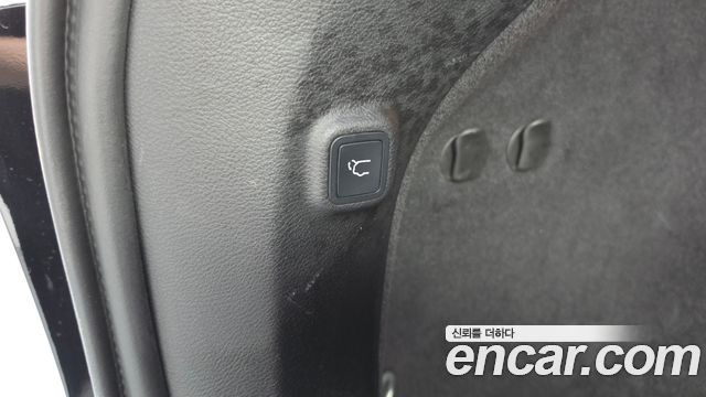 Jeep Cherokee 2019 — photo 28