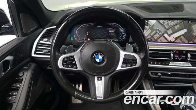 BMW X5 2021 — photo 19