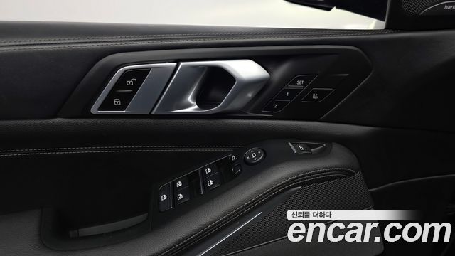 BMW X5 2021 — photo 25