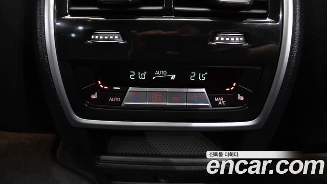 BMW X5 2021 — photo 29