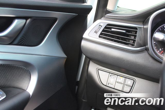 Genesis G70 2018 — photo 9