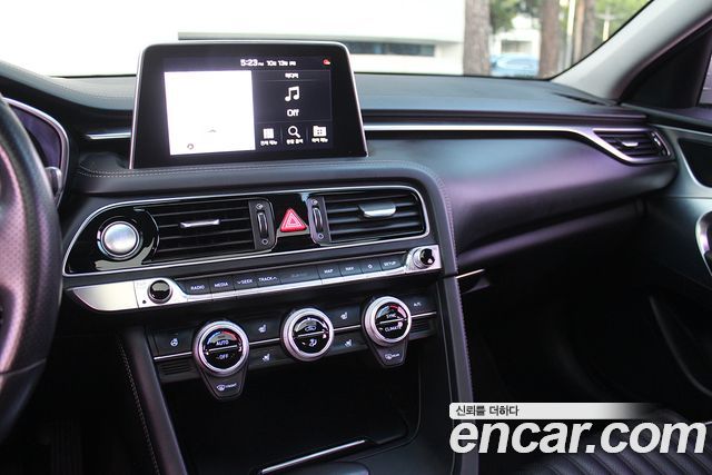 Genesis G70 2018 — photo 13