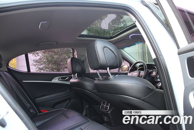 Genesis G70 2018 — photo 18