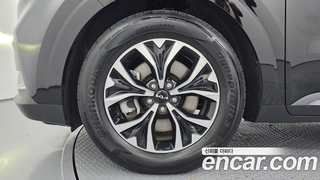 Kia Canival 2023 — photo 5