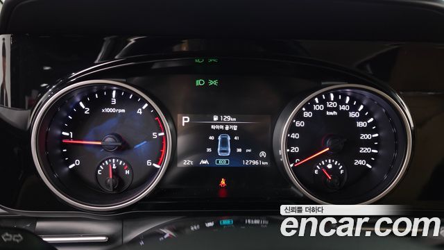 Kia Canival 2023 — photo 8