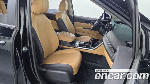 Kia Canival 2023 — photo 11