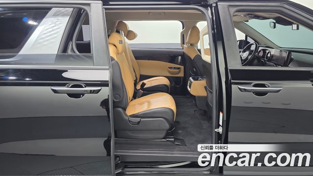 Kia Canival 2023 — photo 12