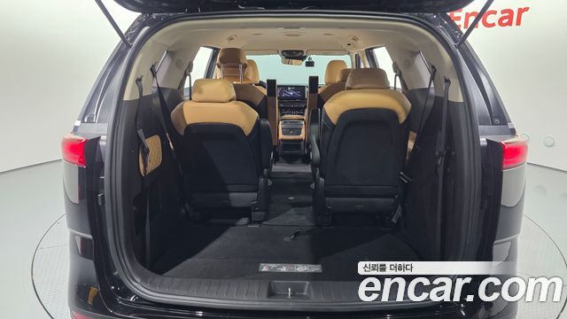 Kia Canival 2023 — photo 17