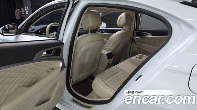 Genesis G70 2019 — photo 17