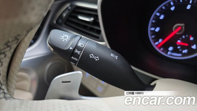 Genesis G70 2019 — photo 23