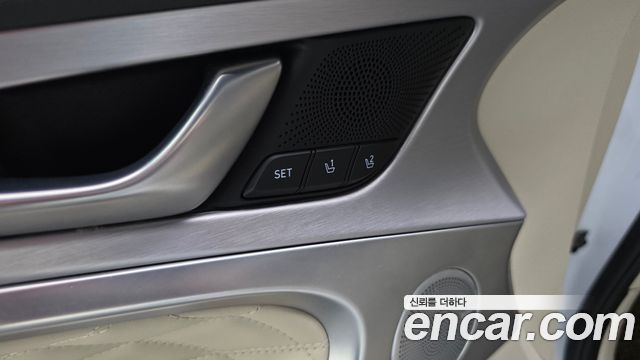 Genesis G70 2019 — photo 26