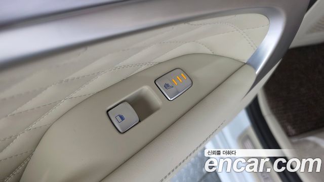 Genesis G70 2019 — photo 32