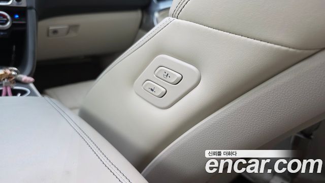 Genesis G70 2019 — photo 33