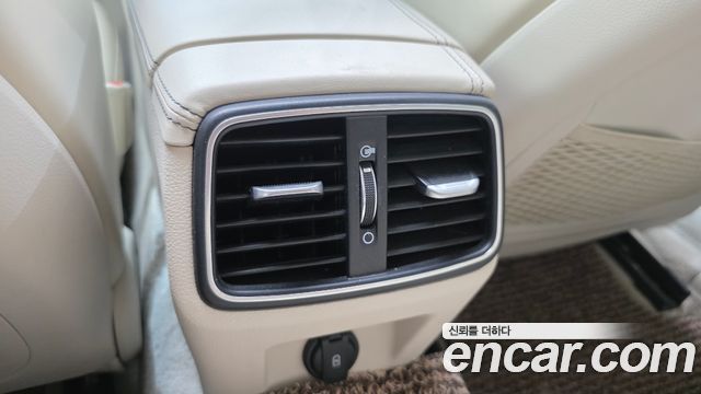 Genesis G70 2019 — photo 34