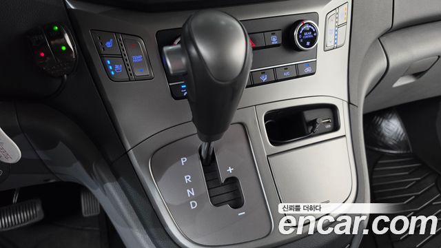 Hyundai Starex 2020 — photo 12