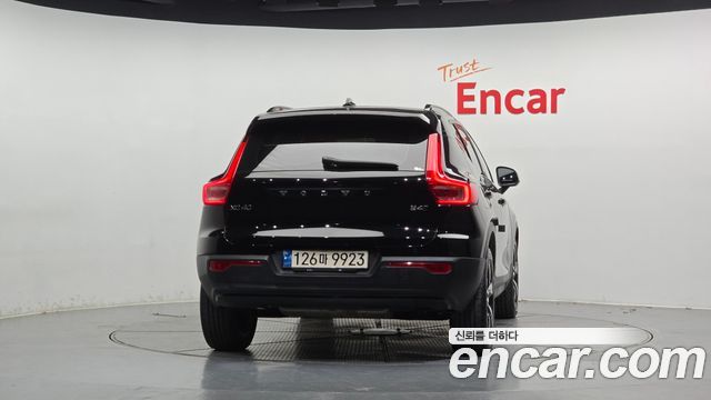 Volvo XC40 2021 — photo 4