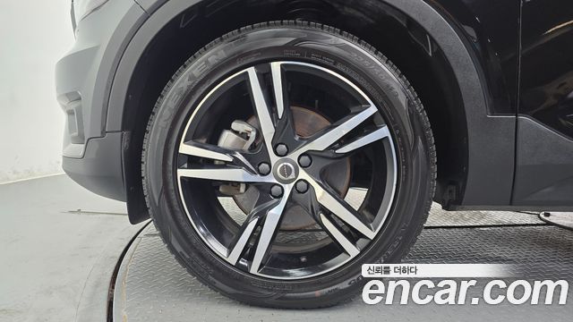 Volvo XC40 2021 — photo 5