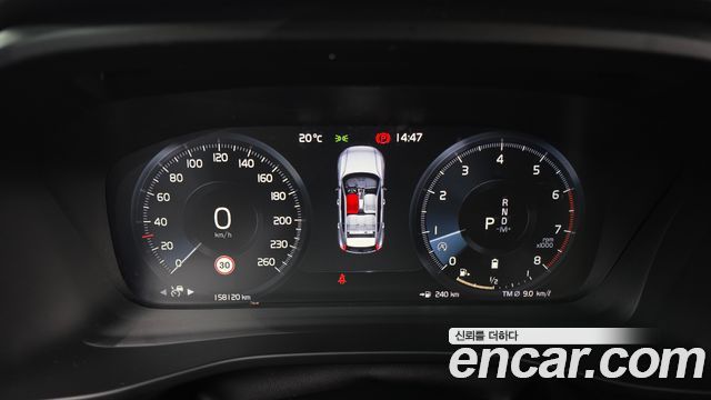 Volvo XC40 2021 — photo 8